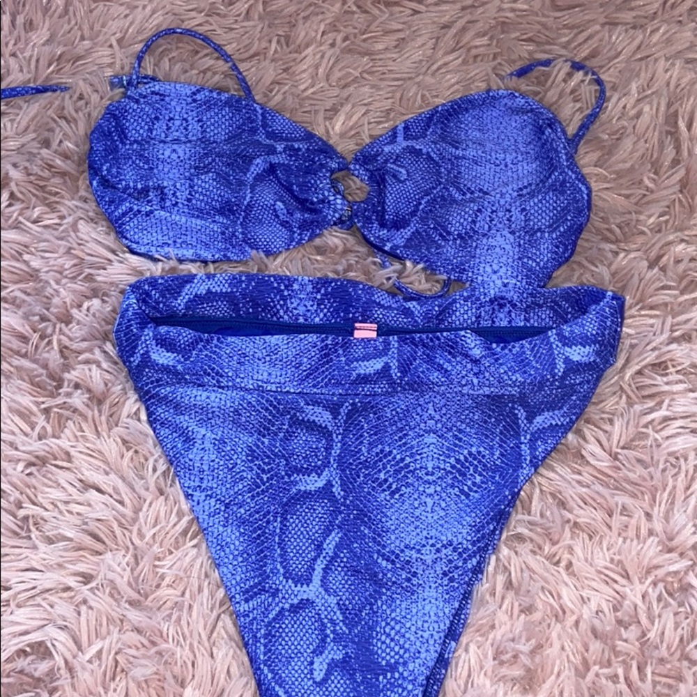 VS High leg swim set